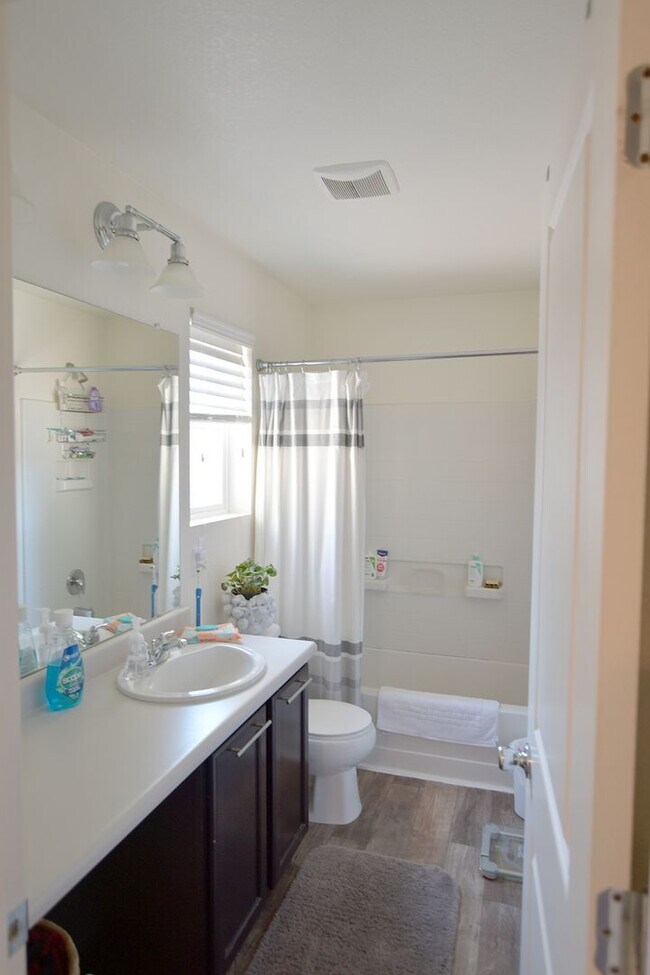Building Photo - Central Park Home for Rent! Unfinished Bas...