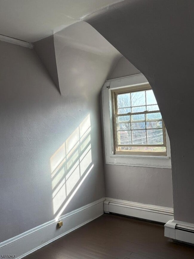 Building Photo - 1 Club St