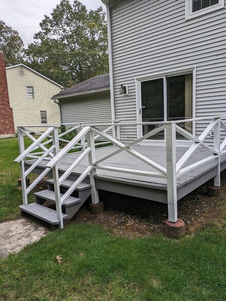 Building Photo - 867 Shaker Rd