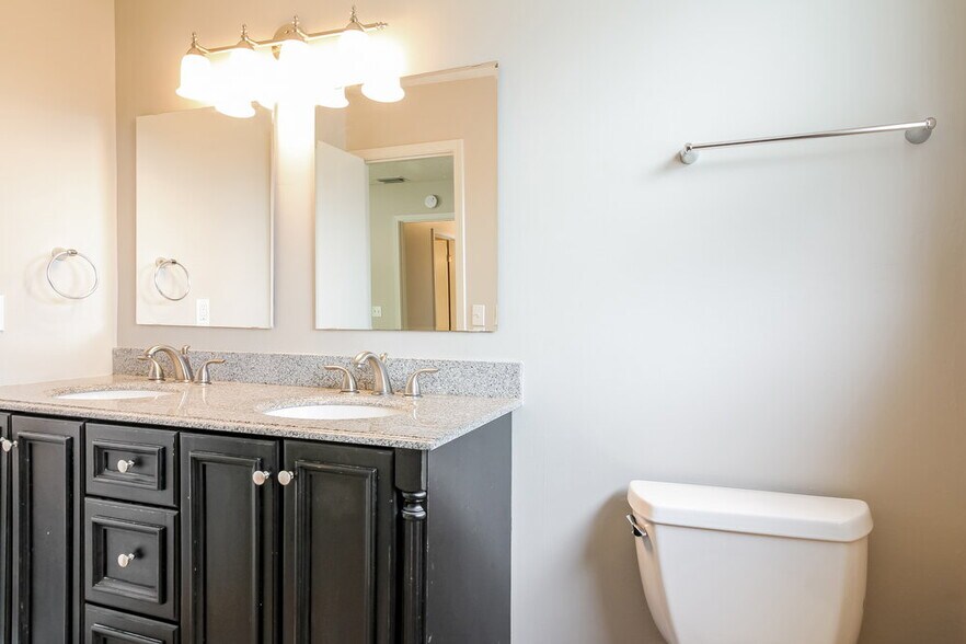 Building Photo - 7849 Moss Pointe Trail W