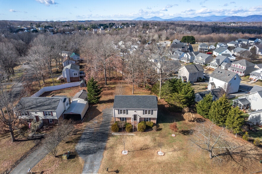 Building Photo - 117 Settlement Dr