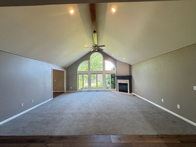 Building Photo - Beautiful 4 bedroom, 3 bath home in Macomb!