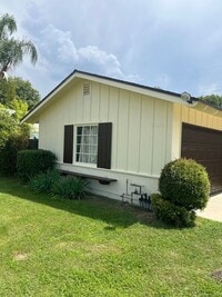 Building Photo - Single Family Home