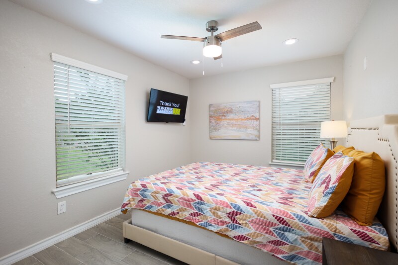 Building Photo - 350 Rasa Dr