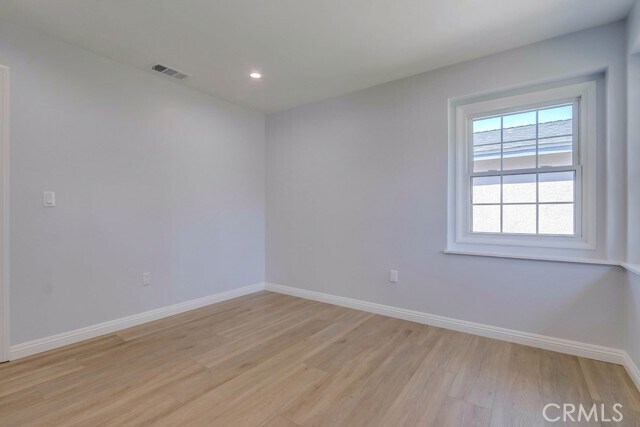 Building Photo - 1260 E Turin Ave