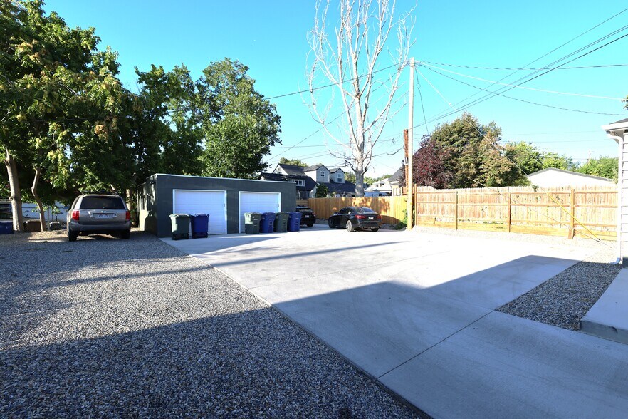 Building Photo - 915 E 1300 S