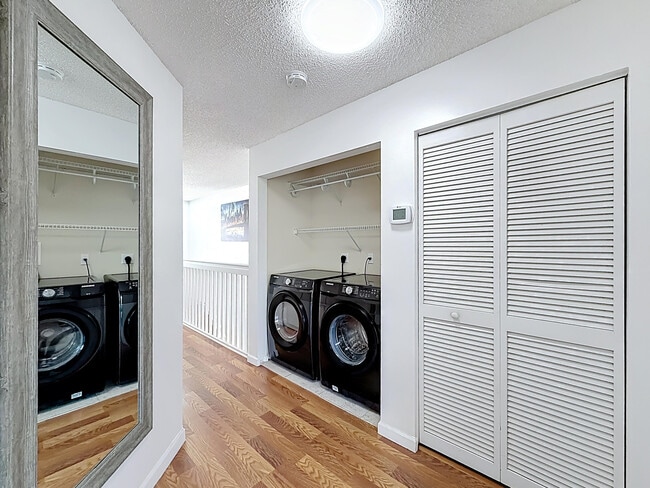 Building Photo - 4702 NW 59th Manor