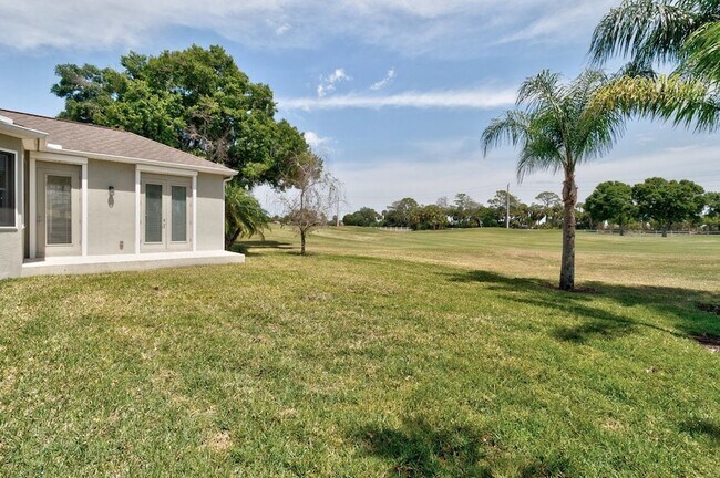 Building Photo - 1280 S Village Square