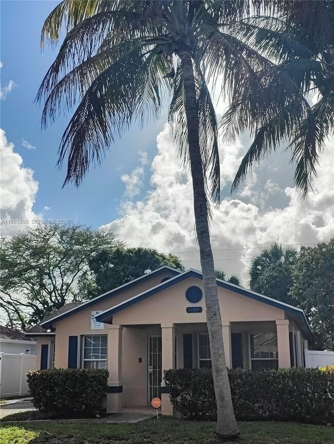 Building Photo - 1139 Freshwater Lakes Dr