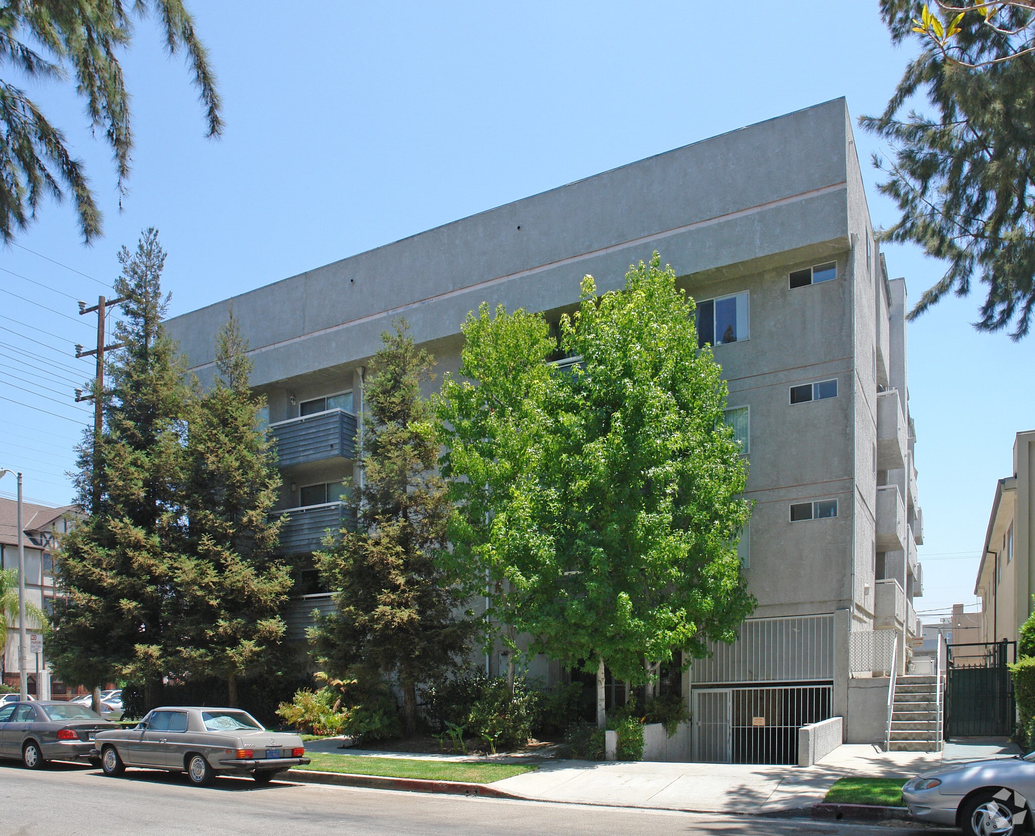 Building Photo - Clark Apartments