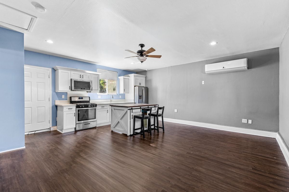 Building Photo - 19403 Welby Way