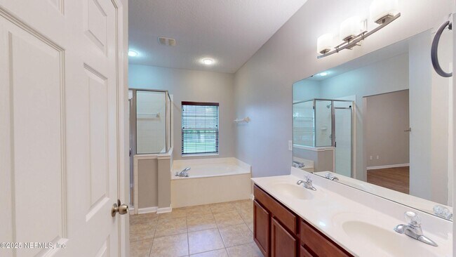 Building Photo - 105 N Aberdeenshire Dr