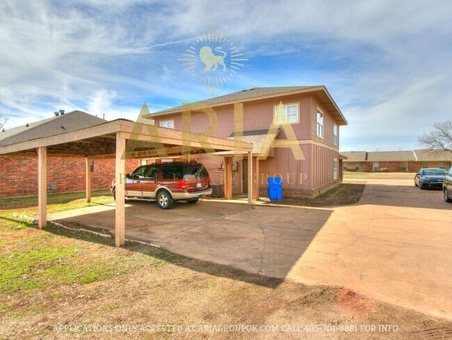 Building Photo - 2 bed/1.5 bath Norman Townhome Duplex - AV...