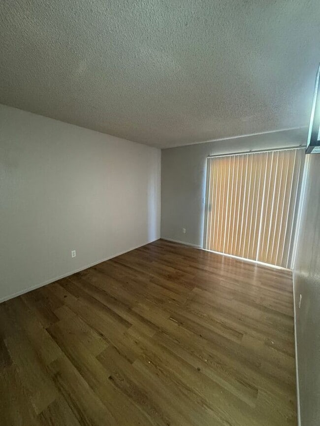 Building Photo - 217 W Jacinto St