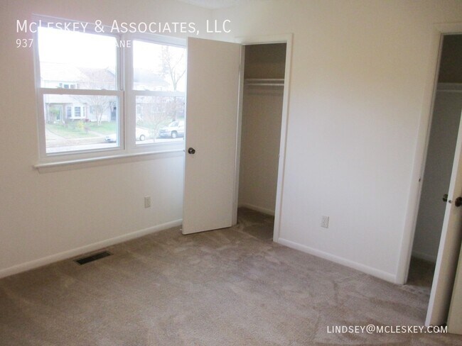 Building Photo - 937 Westminster Ln