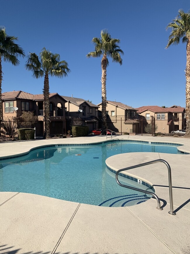 Building Photo - 1142 Paradise Garden Dr