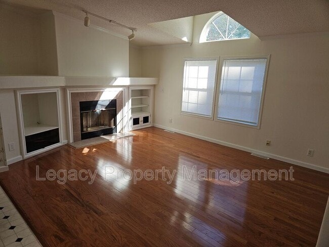 Building Photo - 104 Allen Ruffin Ave