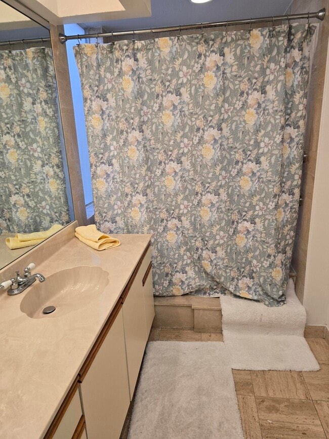 Building Photo - 7484 La Paz Blvd