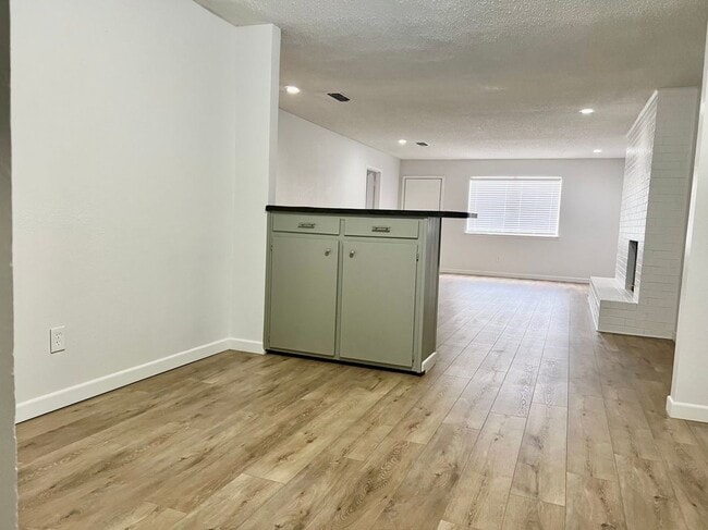 Building Photo - 2501 Haynes Ave