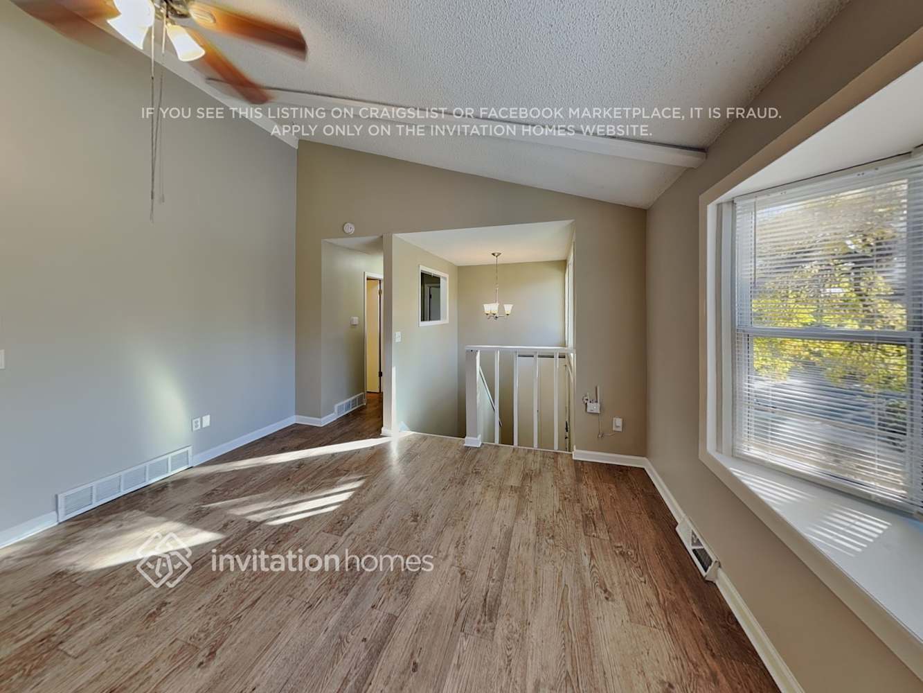 Building Photo - 10941 Albion Dr
