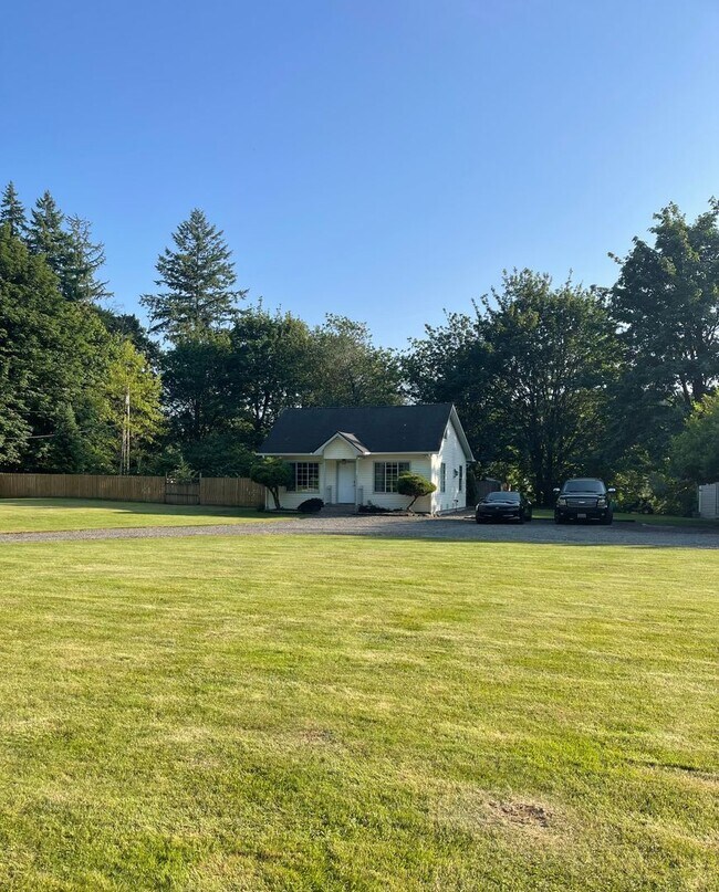 Building Photo - Charming 2 Bedroom Home in Granite Falls