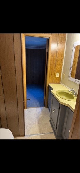 Building Photo - 655 Holbert Rd