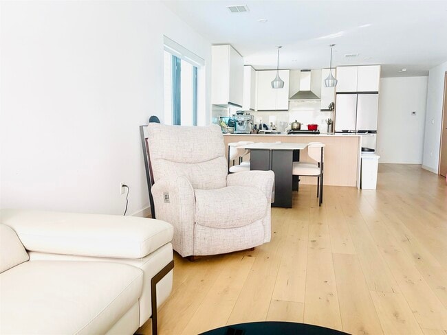 Building Photo - 211 70th St