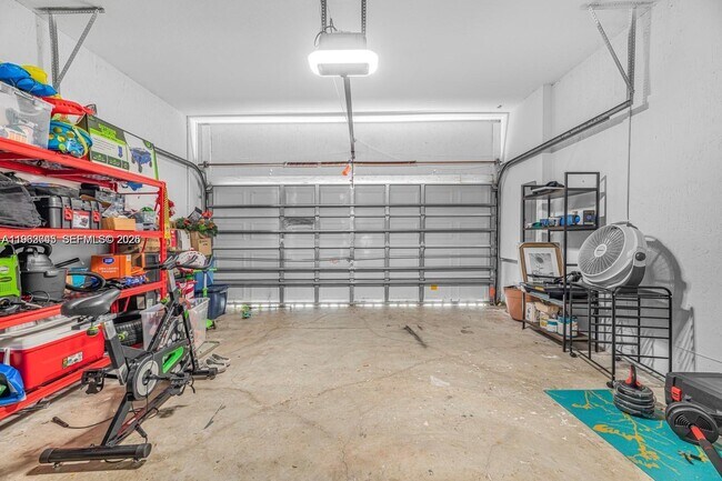 Building Photo - 2467 SE 19th St