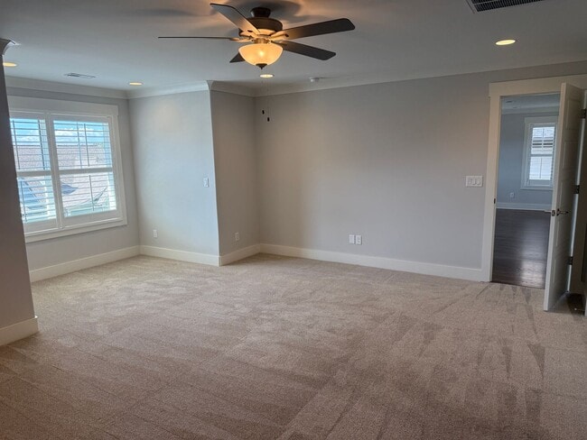 Building Photo - **New Price**Spacious Custom Home in Barns...