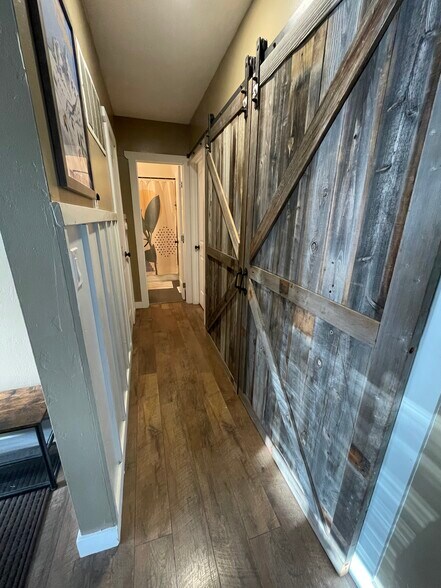 Building Photo - 1056 N Madison Ave