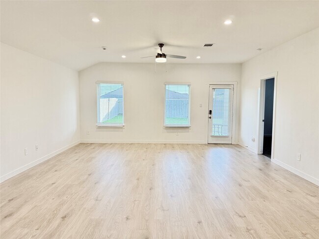 Building Photo - 31611 Farlam Farms Trl