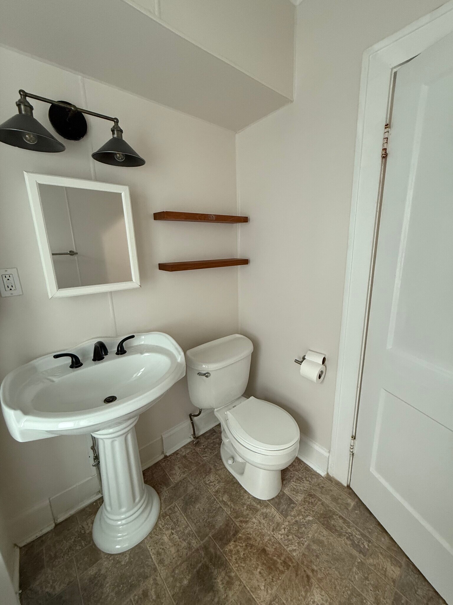 Bathroom - 2099 Waterbury Rd