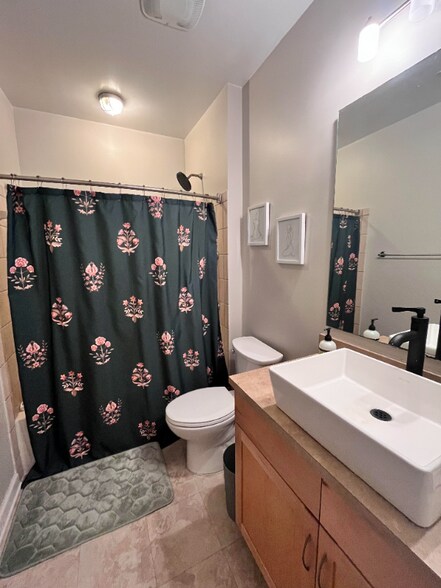 Building Photo - 1400 Granby St