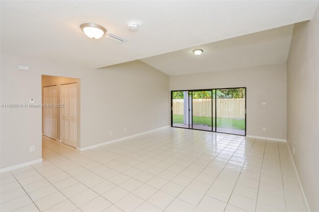 Building Photo - 2904 NW 67th Ct