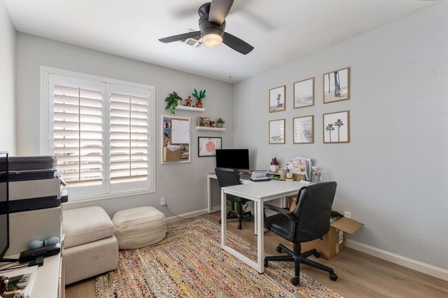 Building Photo - 10340 E Caribbean Ln