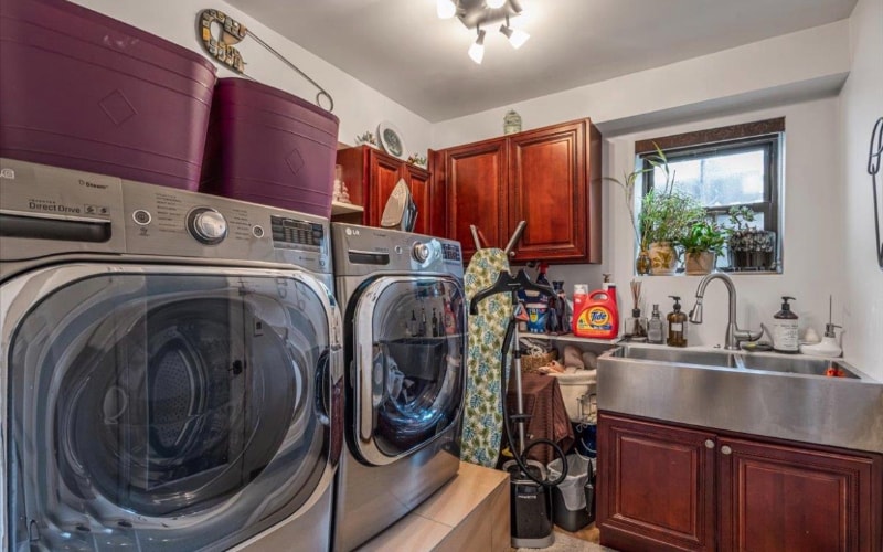 Building Photo - 68-48 Fleet St