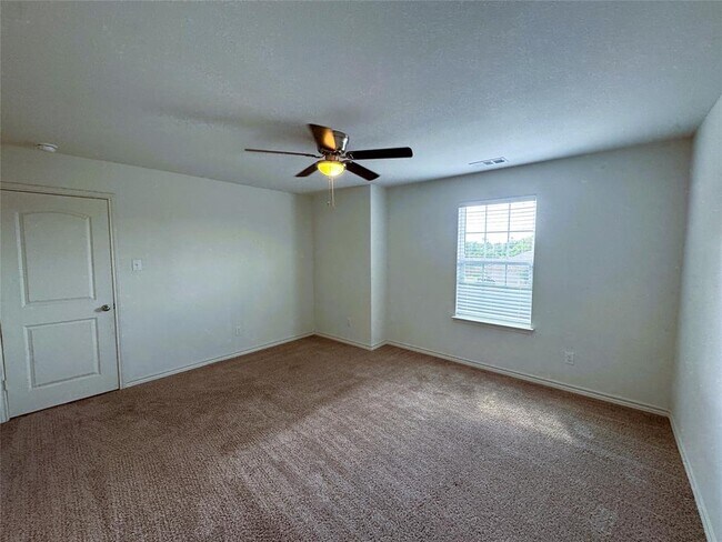 Building Photo - 356 Cres Park Dr