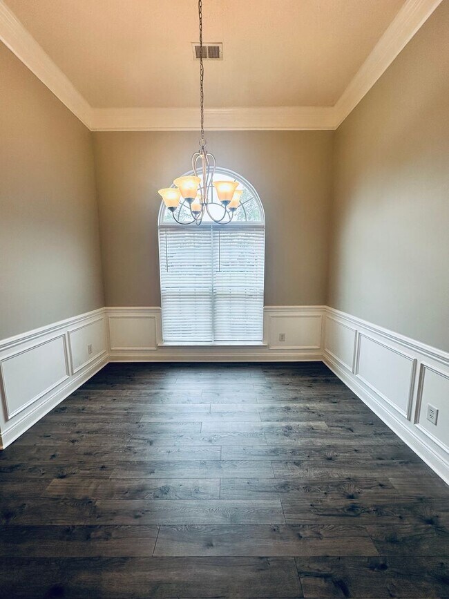 Building Photo - 406 Brookewater Ln