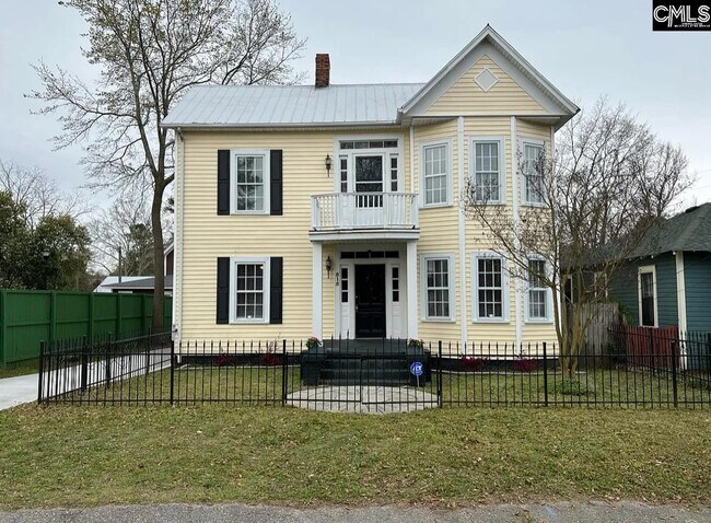 Primary Photo - 515 Center St