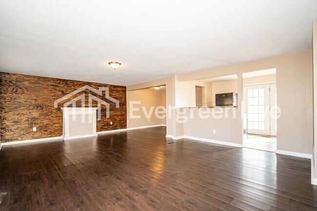 Building Photo - 7414 Cedar Knolls Dr