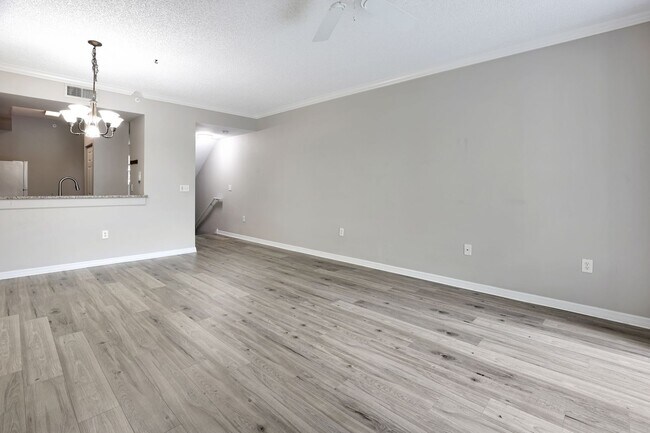 Building Photo - 5700 Bentgrass Dr