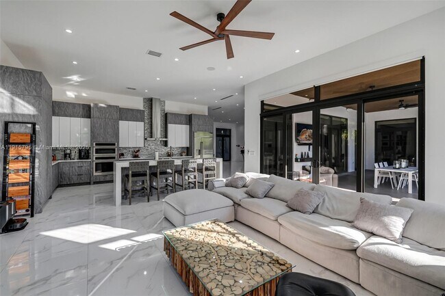 Building Photo - 250 NW 129th Ave