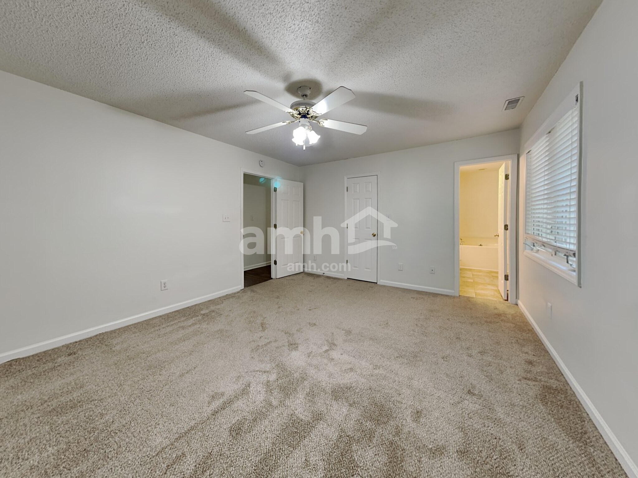 Building Photo - 1703 Hunterwoods Dr