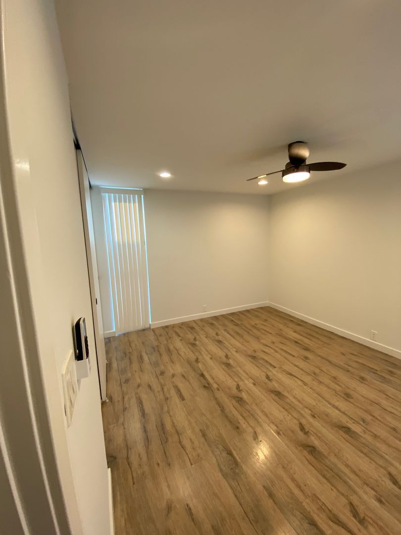 Building Photo - 7347 Haskell Ave