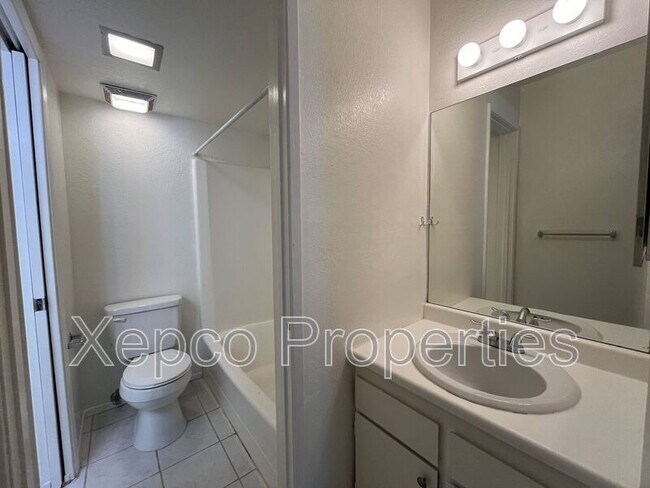 Building Photo - 5300 E Waverly Dr