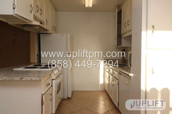 Building Photo - 1-BEDROOM, 1-BATHROOM APARTMENT W/ PARKING...