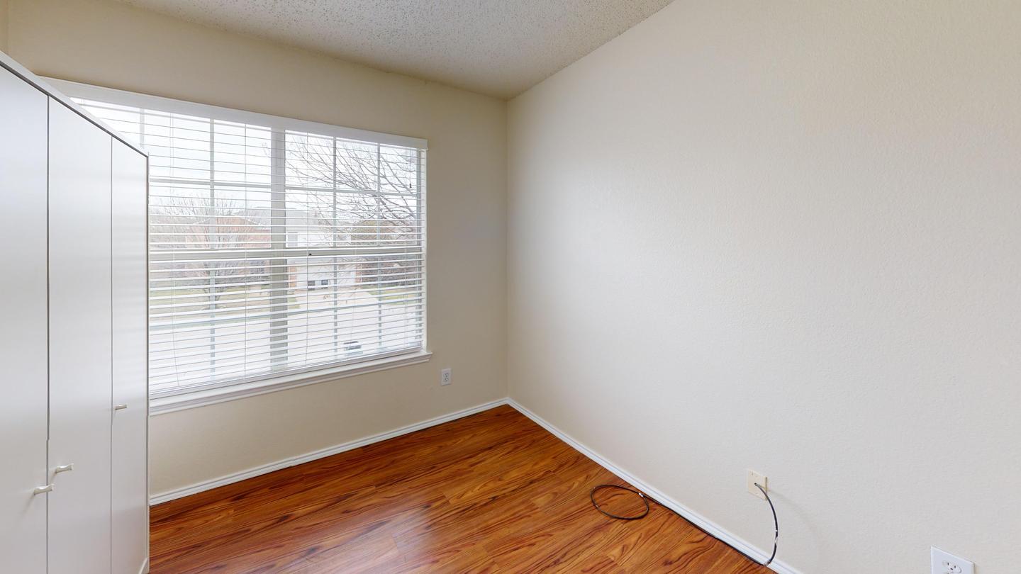 Building Photo - 8101 Flowertree Dr