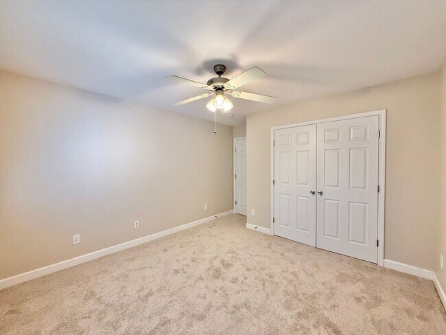 Building Photo - Gorgeous 3BD, 2.5BA Raleigh Townhome in a ...