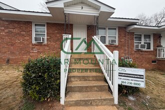 Building Photo - Move-in Special! Limited-Time Leasing Offer - FREE RENT!