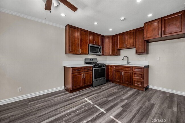 Building Photo - 25925 Narbonne Ave